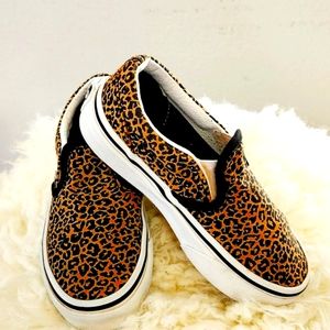 VAN'S Little girl size 10.5 Cheetah print slip-on shoes.  Excellent Condition.